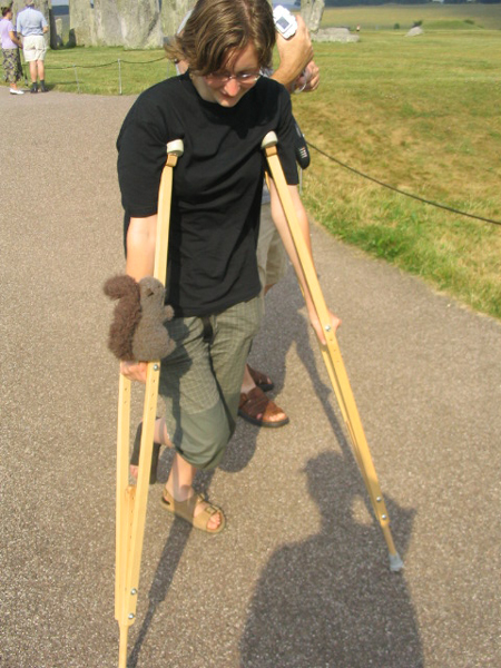 Veverka útočí na berle