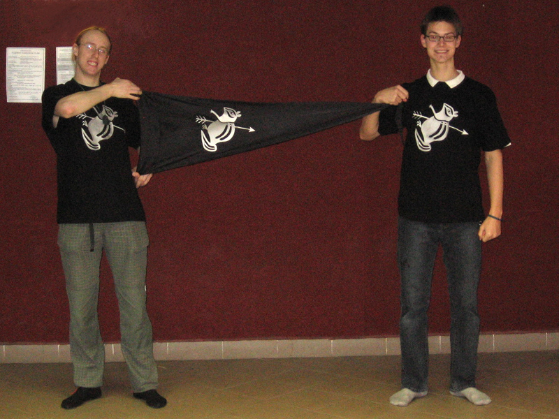 Skutečný prapor Lovců Veverek a lovcoveverácká trička!