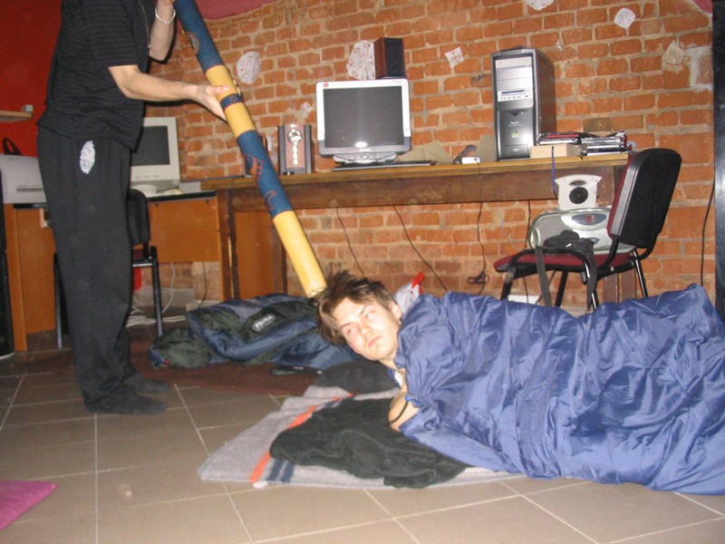 Smažka (čili Dworkin) budí Thingola