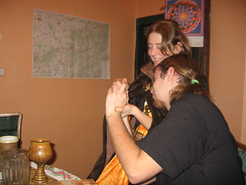 Samanta s Armesis se přetahují o hlavolamy