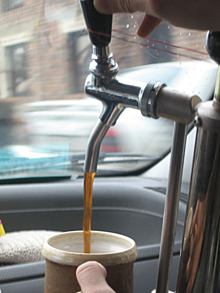 Kofola tekla proudem i po cestě domů