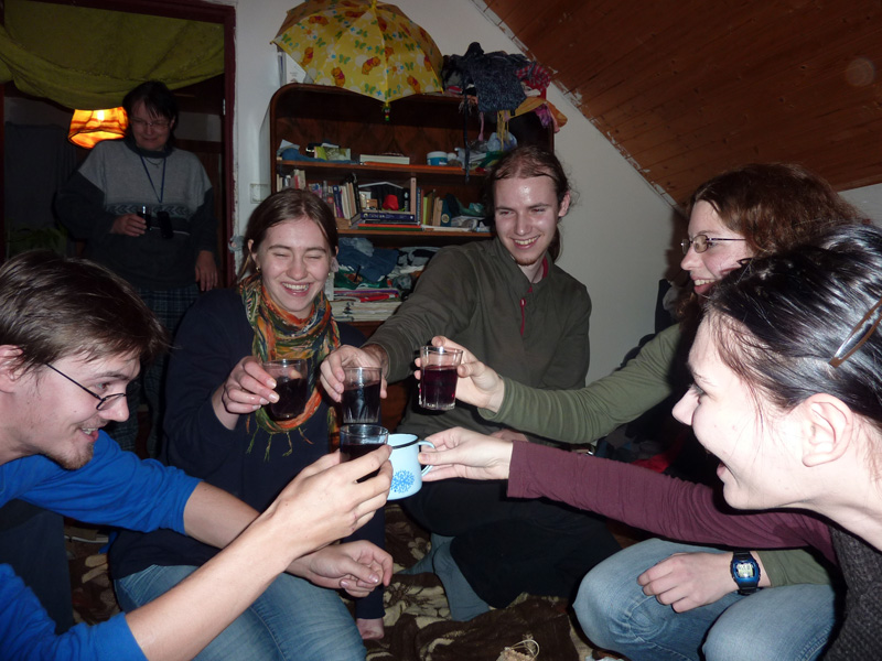 Na zdraví! Sláinte! Na zdarovje! Šalom! Krleš!