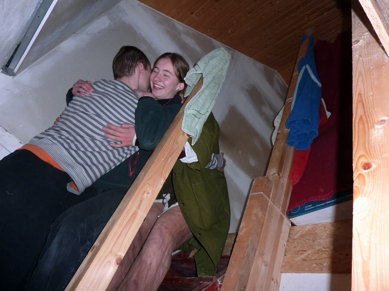 Trojsociální společnost