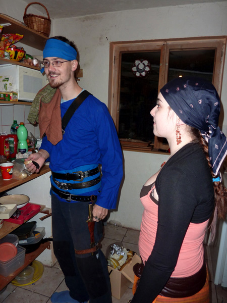 Inara projednává s režisérem Thingolem svůj part