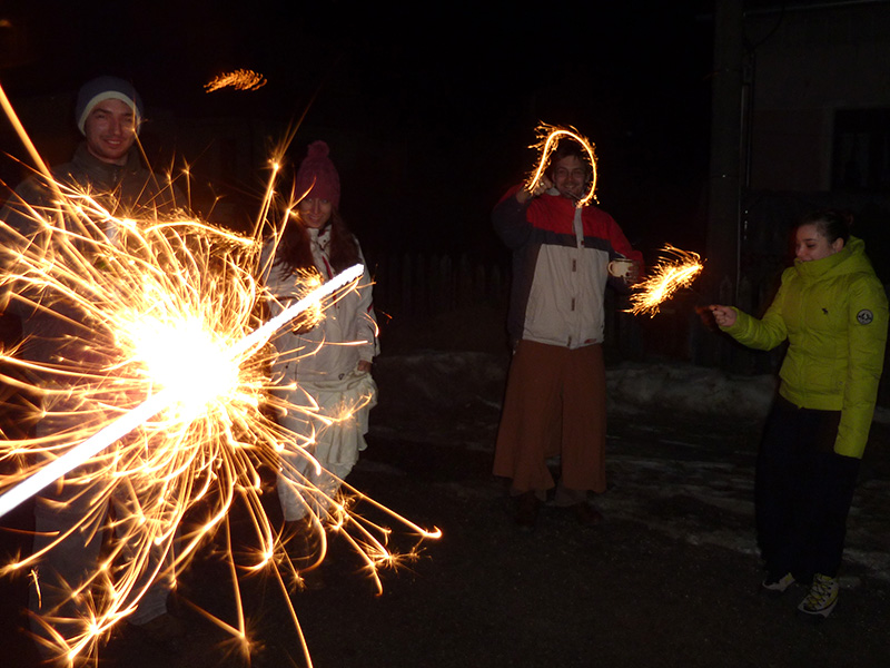 Všichni vesele prskají