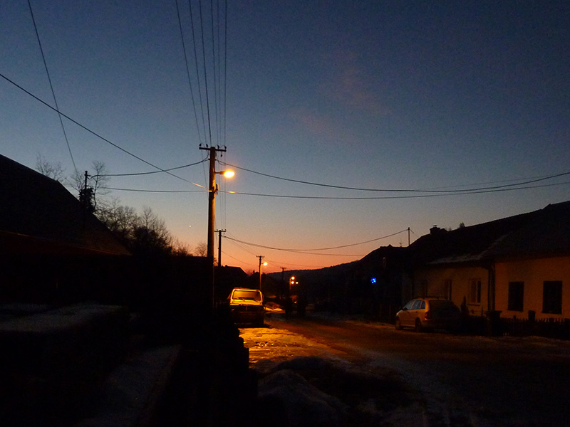 Hráčí odchází do východu slunce