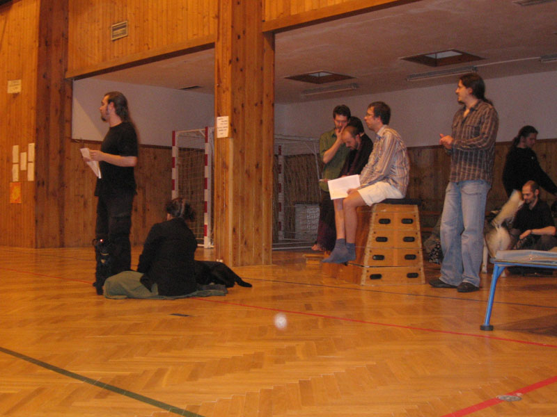 Všichni víte, proč tu jsme...