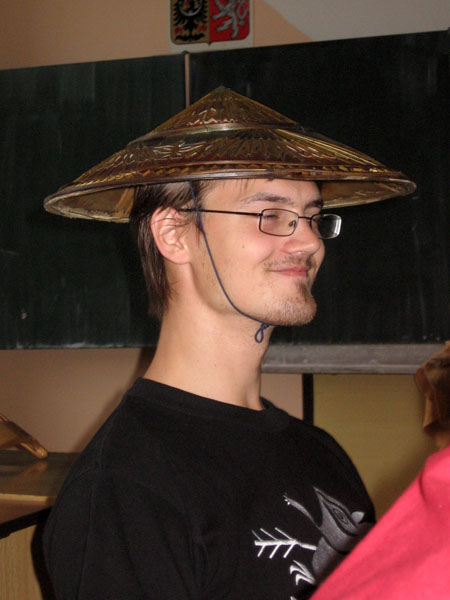 Nula je, kdo klobouk nemá:)