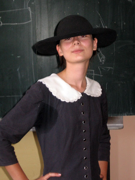 Černá k černé sluší