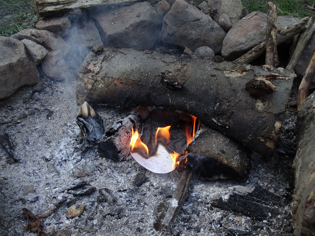 David pálil staré sešity