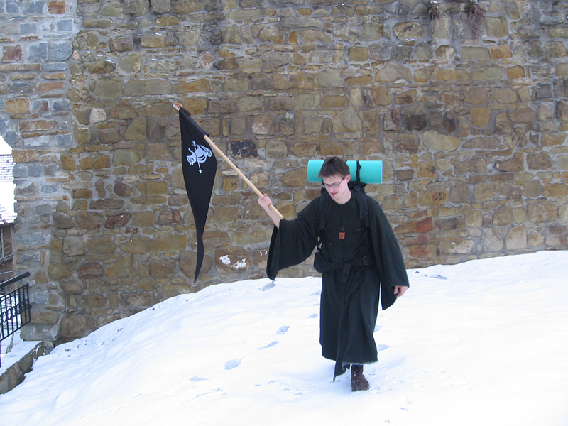 Ale nakonec jde raději bránou