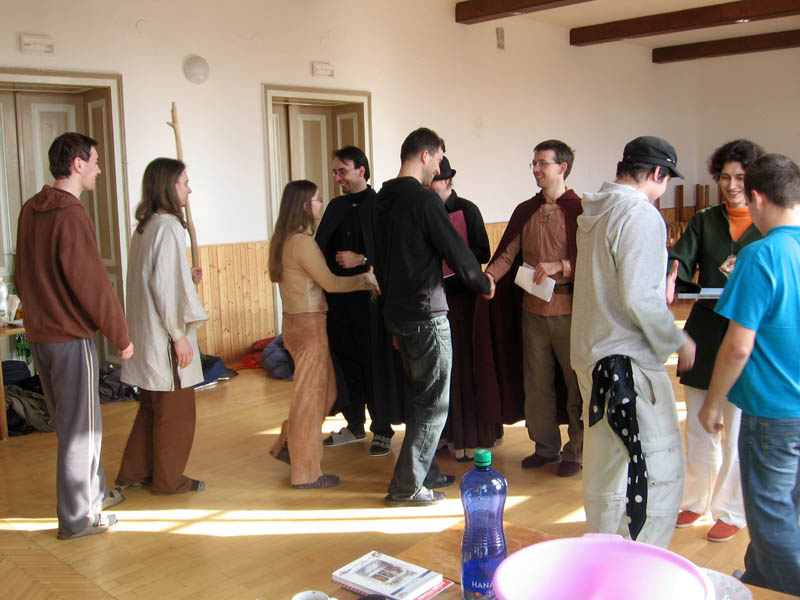 Družina přebírající medaile stříbrné. 