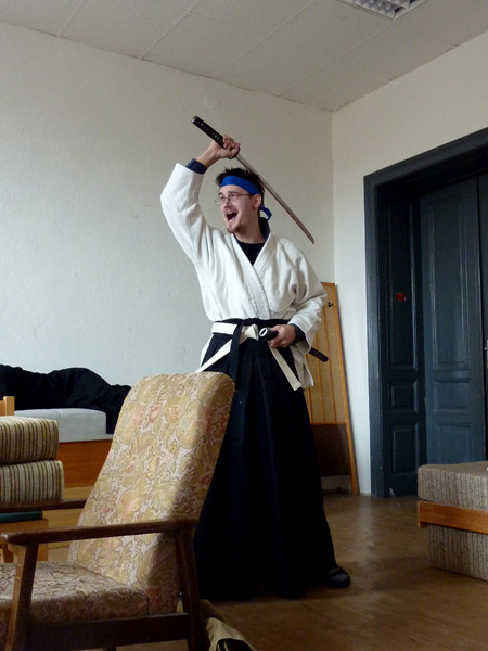 Laureo se napřahuje