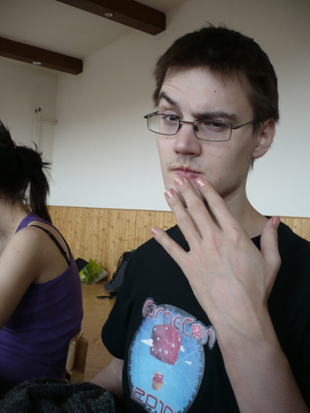 Thingol si není tak jistý, růžové má z toho prsty. 