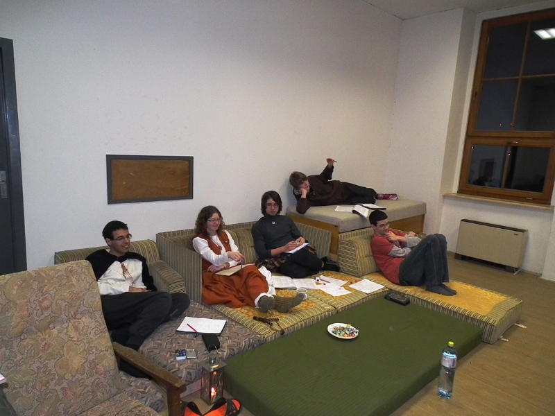 Už pouštíme se do hraní, kdopak nám v tom zabrání?í