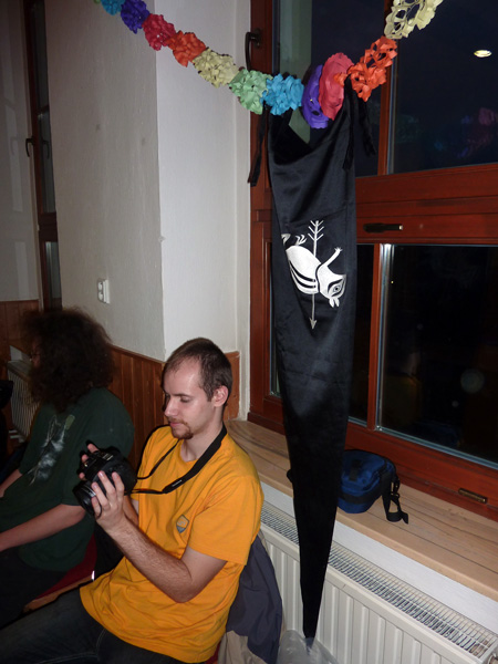 Hned anektovali místo v rožku a připravili si své fotoaparáty. 