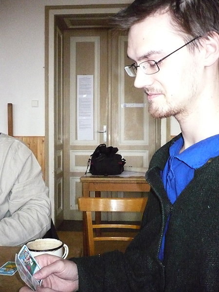 Laureo si musel najít zábavu sám