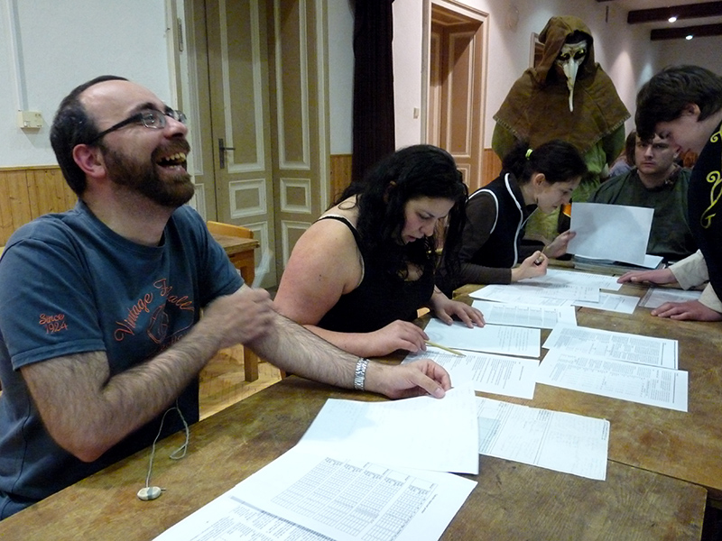 Dajen se baví nad osobákem